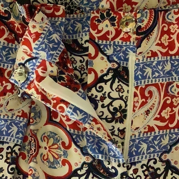 𝅺L’Agence Silk Paisley Printed High Rise Crop Pants - Picture 7 of 11